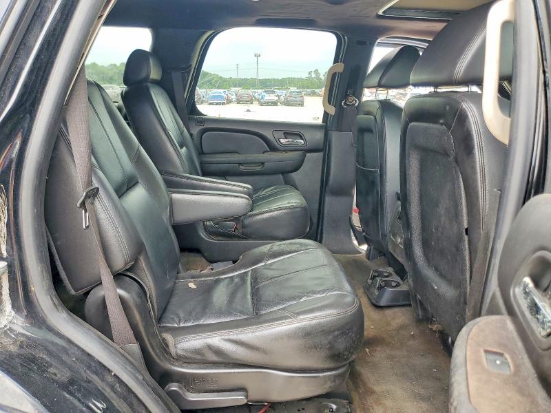 Photo 11 from auction – 2008 CHEVROLET TAHOE with VIN 1GNFC13028J226038