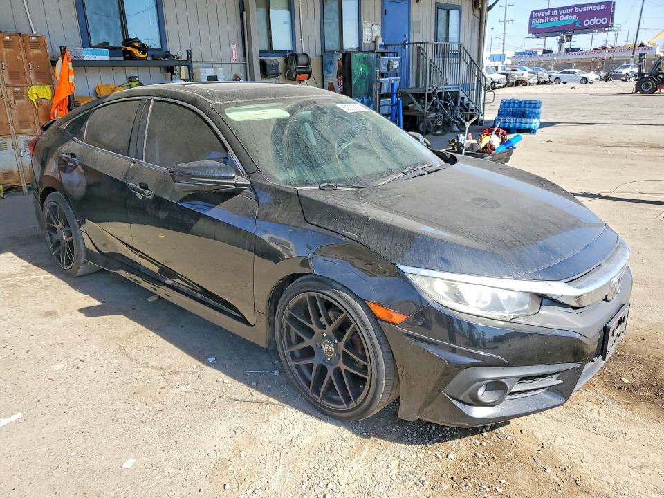 Photo 4 from auction – 2016 HONDA CIVIC with VIN 2HGFC1F72GH636891