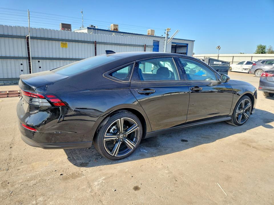 Снимка 3 от търг – 2026 HONDA ACCORD с VIN 1HGCY1F40TA056056