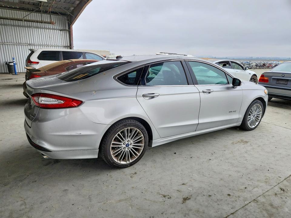 Photo 3 from auction – 2013 FORD FUSION with VIN 3FA6P0LU1DR266126