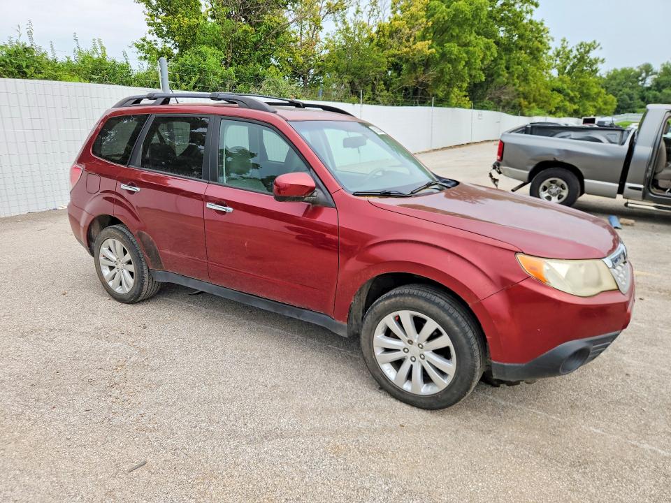 Photo 4 from auction – 2011 SUBARU FORESTER with VIN JF2SHADC6BH737799