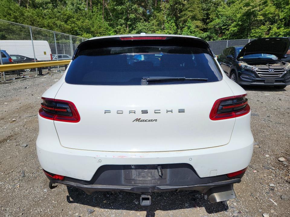 Photo 6 from auction – 2018 PORSCHE MACAN with VIN WP1AA2A50JLB04414