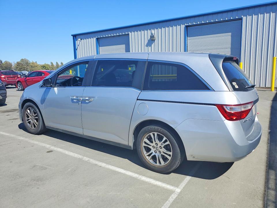 Photo 2 from auction – 2013 HONDA ODYSSEY with VIN 5FNRL5H44DB044609