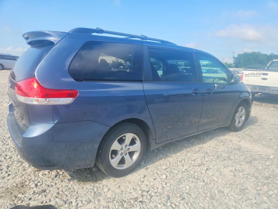 Photo 3 from auction – 2014 TOYOTA SIENNA with VIN 5TDKK3DCXES451885