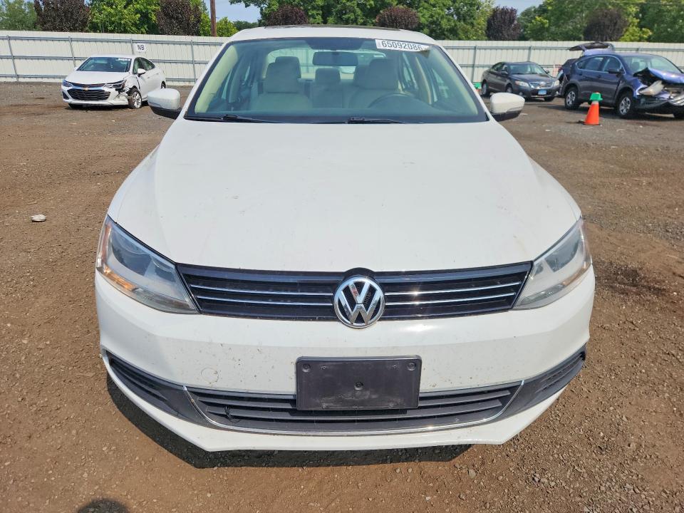 Photo 5 from auction – 2014 VOLKSWAGEN JETTA with VIN 3VWB17AJ1EM418798