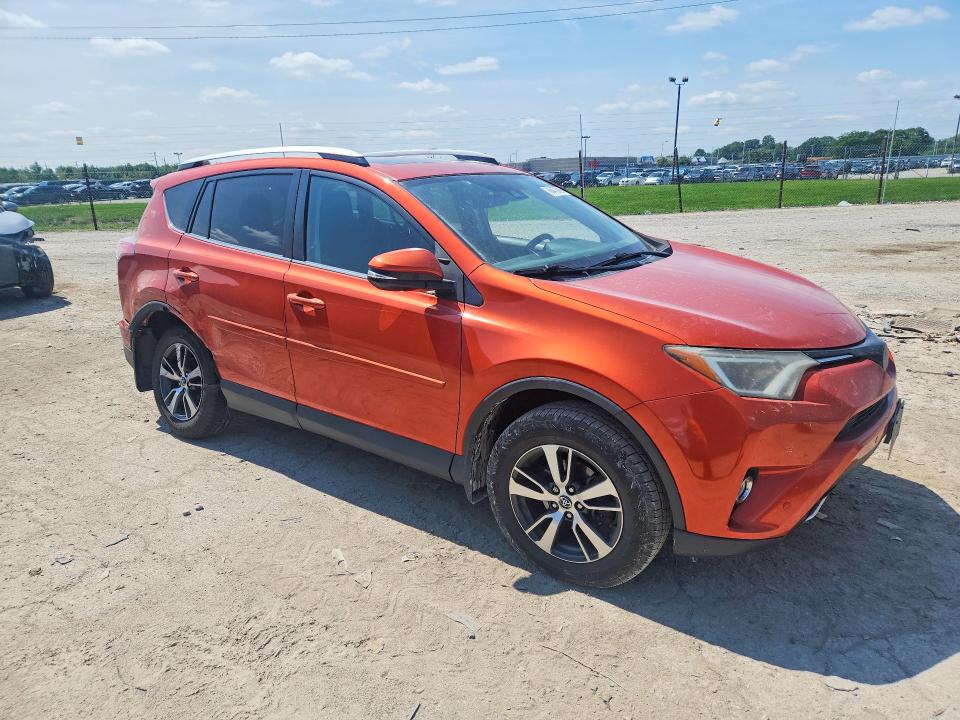 Photo 4 from auction – 2016 TOYOTA RAV4 with VIN 2T3RFREVXGW534238