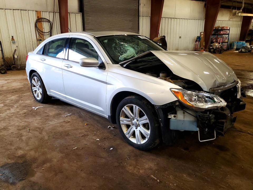 Photo 4 from auction – 2012 CHRYSLER 200 with VIN 1C3CCBBB5CN131841