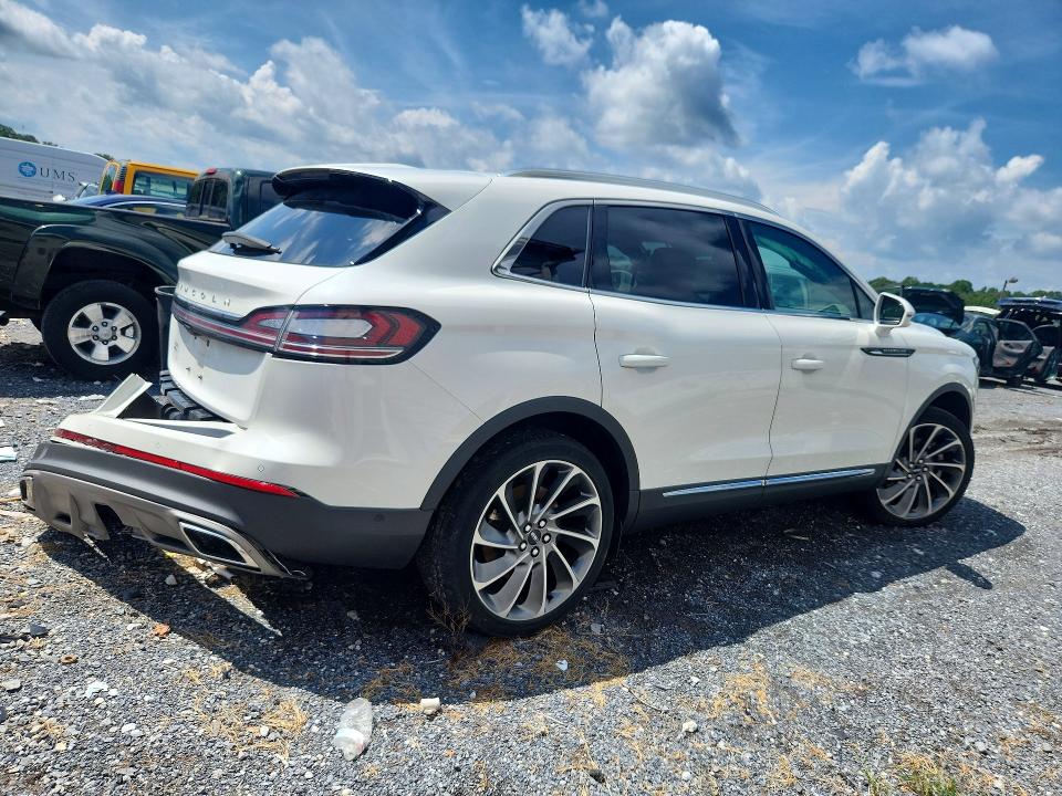 Photo 3 from auction – 2023 LINCOLN NAUTILUS with VIN 2LMPJ8KP7PBL03841