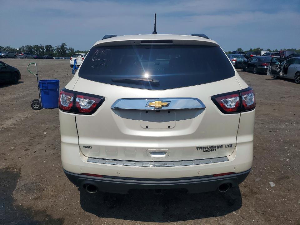 Photo 6 from auction – 2015 CHEVROLET TRAVERSE with VIN 1GNKVJKD4FJ150493