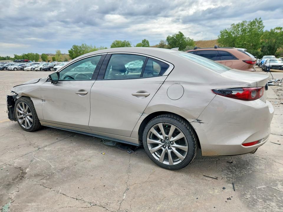 Photo 2 from auction – 2022 MAZDA 3 with VIN 3MZBPBDL4NM305071