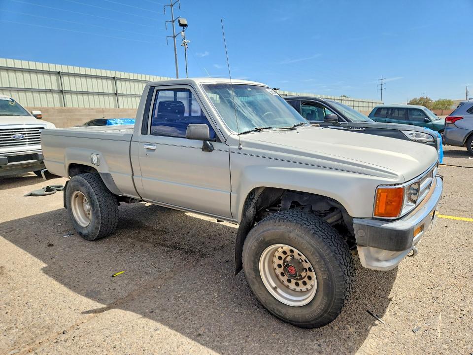 Photo 4 from auction – 1987 TOYOTA PICKUP with VIN JT4RN63R0H0151843
