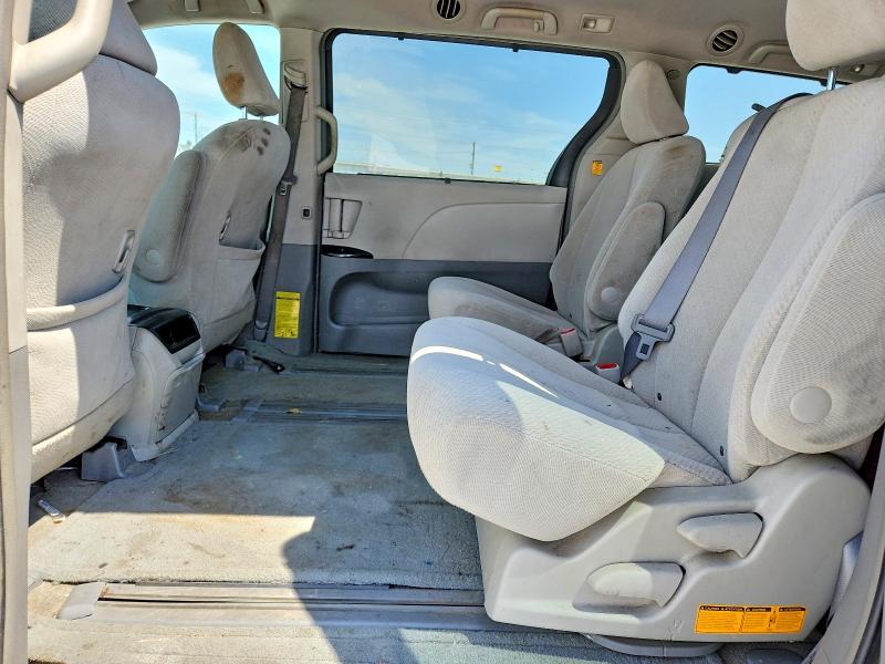 Photo 11 from auction – 2011 TOYOTA SIENNA with VIN 5TDKK3DC8BS165805