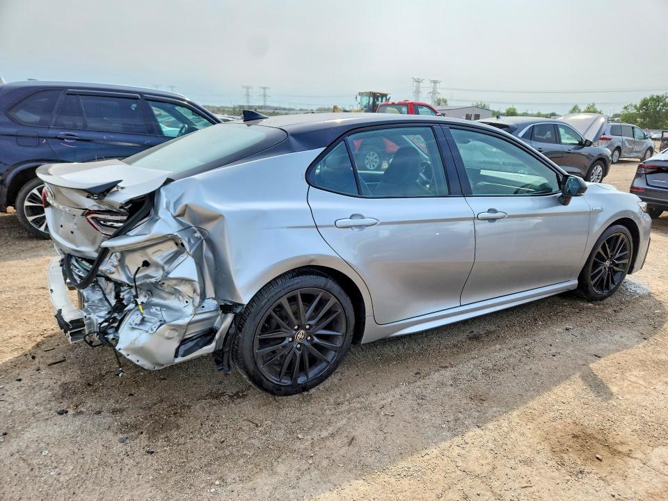 Photo 3 from auction – 2021 TOYOTA CAMRY with VIN 4T1K31AK7MU020133