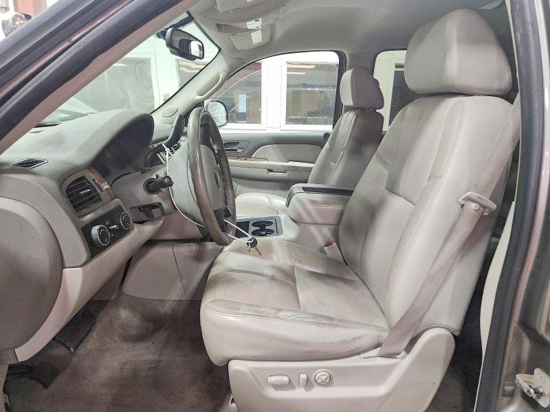 Photo 7 from auction – 2008 CHEVROLET SUBURBAN with VIN 1GNFK16378J203881