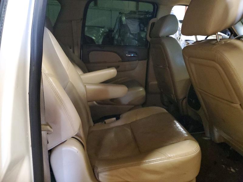 Photo 10 from auction – 2013 CHEVROLET SUBURBAN with VIN 1GNSKKE76DR131253