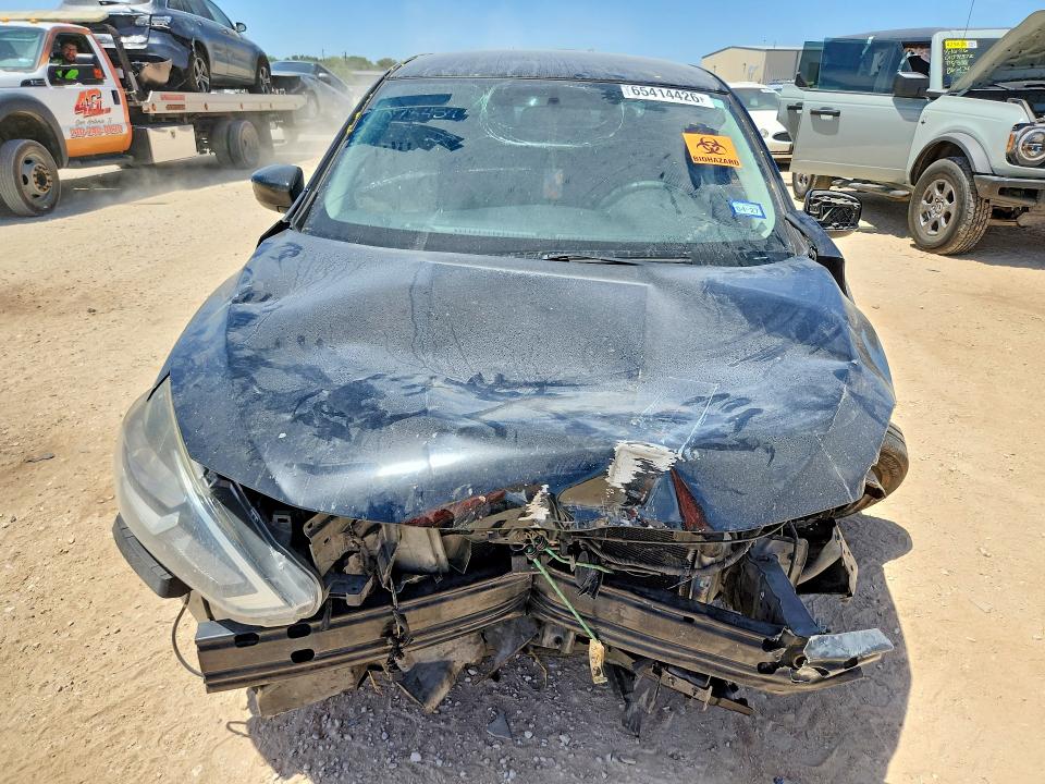 Photo 5 from auction – 2018 NISSAN SENTRA with VIN 3N1AB7AP1JL624948