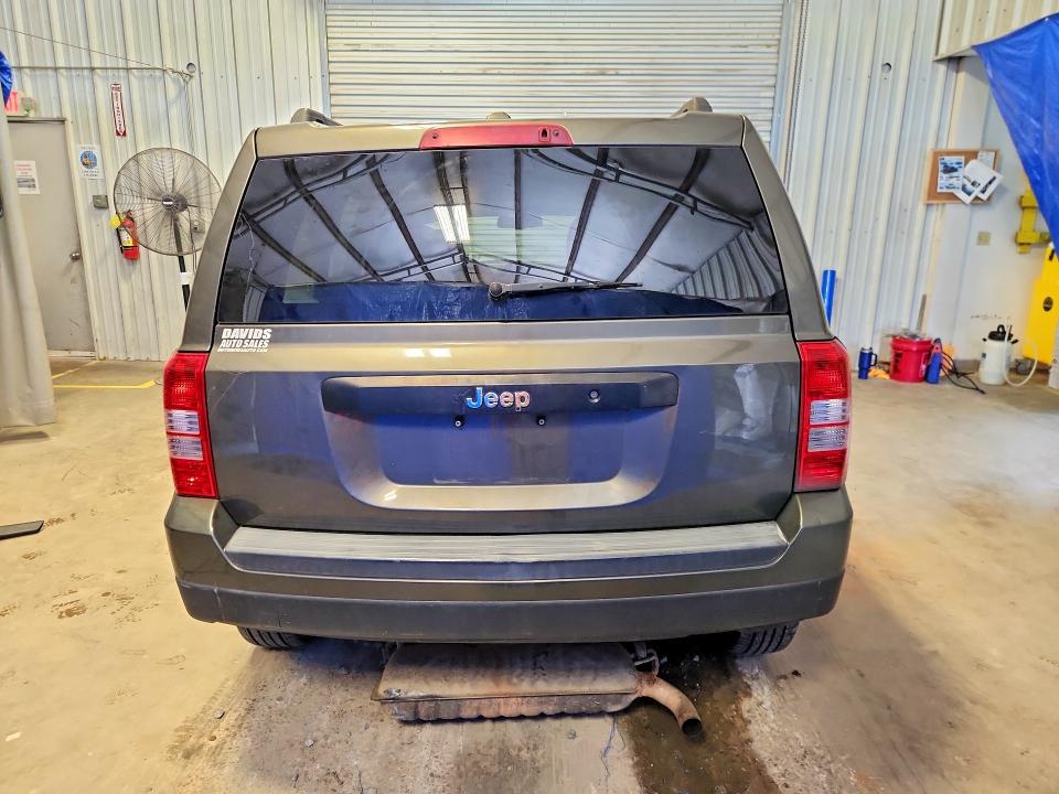 Foto 6 de la subasta – 2016 JEEP PATRIOT con VIN 1C4NJPBB1GD575978