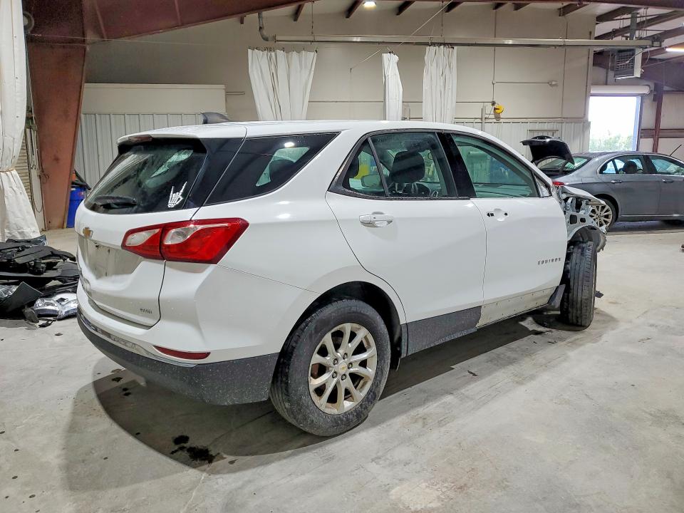 Photo 3 from auction – 2018 CHEVROLET EQUINOX with VIN 2GNAXREV3J6221567