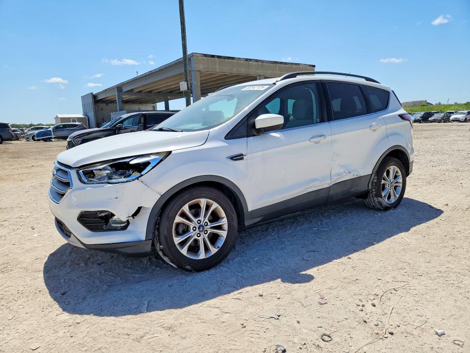 FORD ESCAPE 2018 with VIN 1FMCU0GD5JUB15368 - Photo from auction