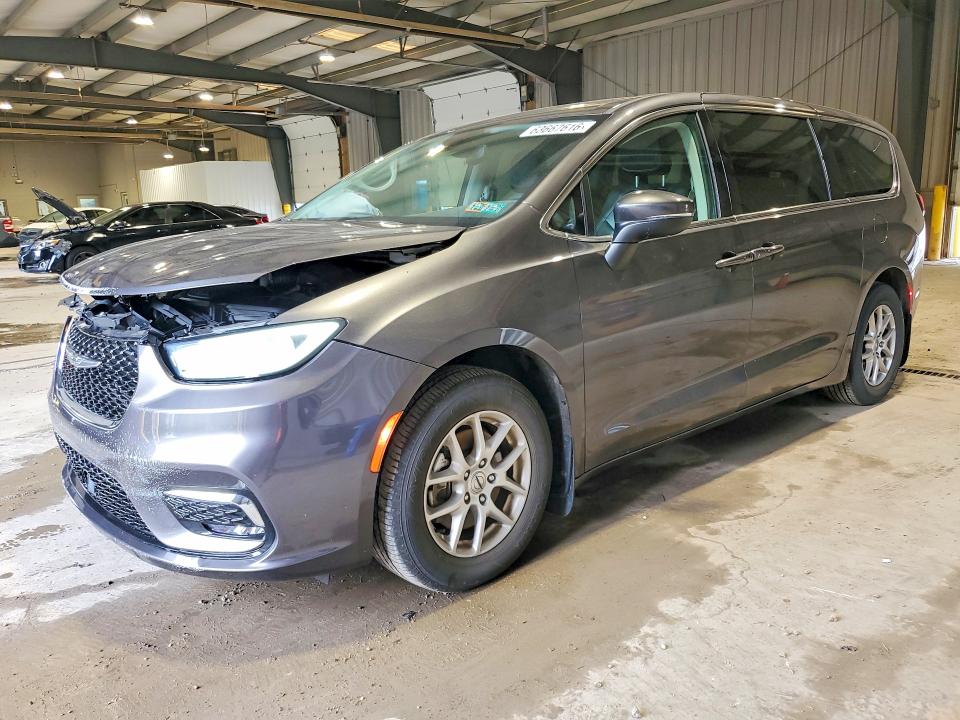 CHRYSLER PACIFICA 2023 with VIN 2C4RC1BG2PR502717 - Photo from auction