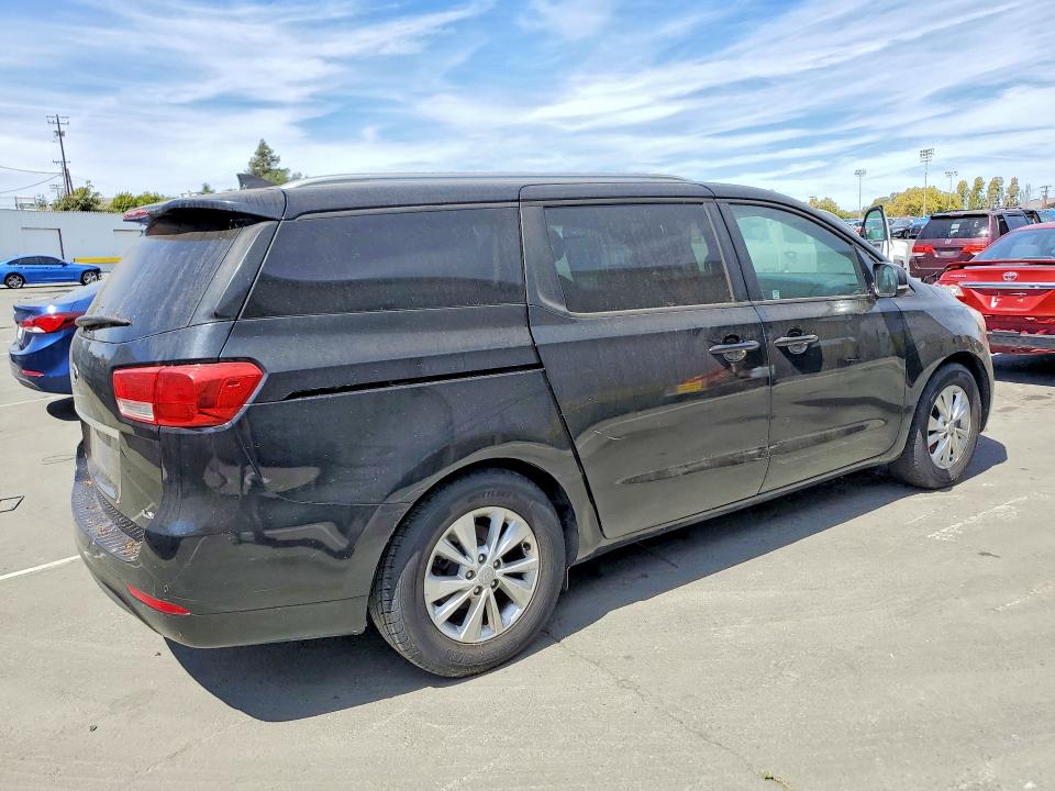 Photo 3 from auction – 2017 KIA SEDONA with VIN KNDMB5C17H6281140