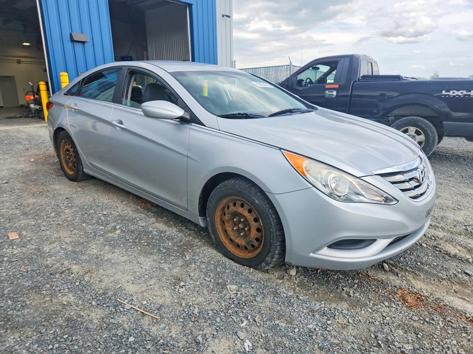 Photo 4 from auction – 2013 HYUNDAI SONATA with VIN 5NPEB4AC6DH710304