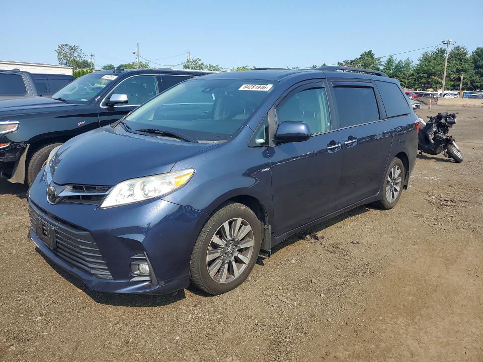 TOYOTA SIENNA 2018 с VIN 5TDDZ3DC2JS197779 - Фото с аукциона