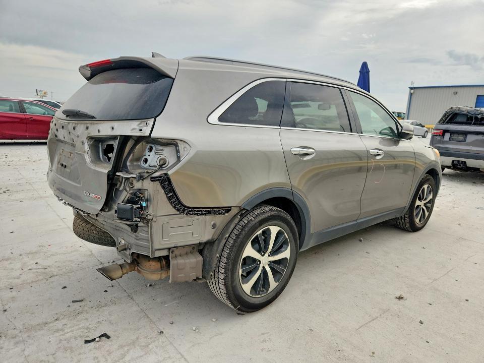 Photo 3 from auction – 2016 KIA SORENTO with VIN 5XYPH4A16GG047429