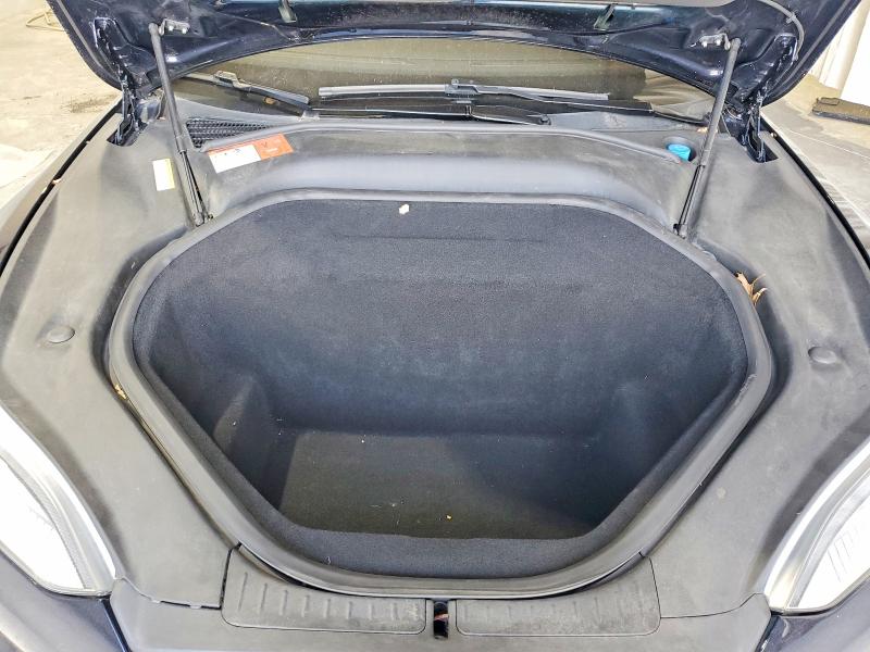 Фото 12 с аукциона – 2015 TESLA MODEL S с VIN 5YJSA1H27FF082062