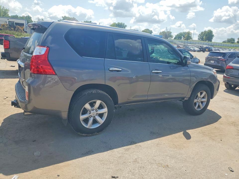 Photo 3 from auction – 2011 LEXUS GX with VIN JTJBM7FX8B5020509