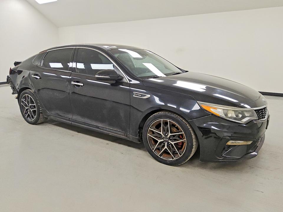 Photo 4 from auction – 2019 KIA OPTIMA with VIN 5XXGW4L23KG290852