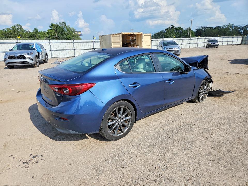 Photo 3 from auction – 2018 MAZDA 3 with VIN 3MZBN1W35JM179035