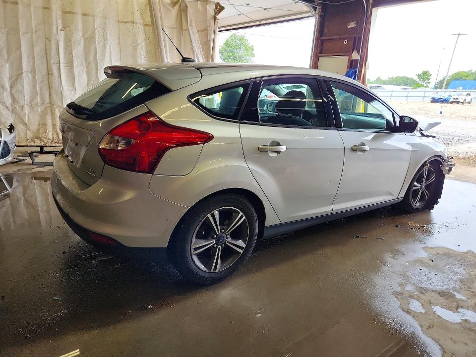 Photo 3 from auction – 2014 FORD FOCUS with VIN 1FADP3K21EL181943