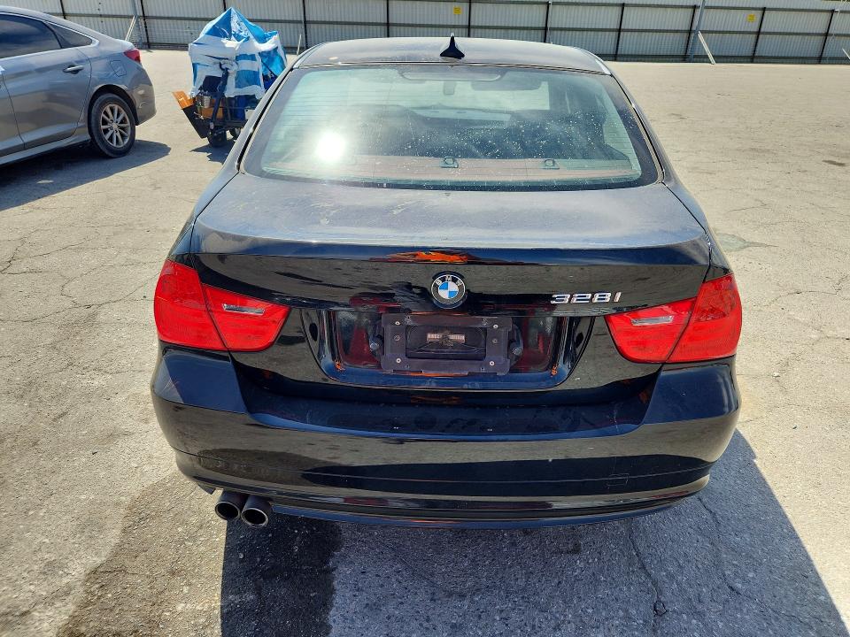 Photo 6 from auction – 2009 BMW 328 with VIN WBAPH57549NL77112