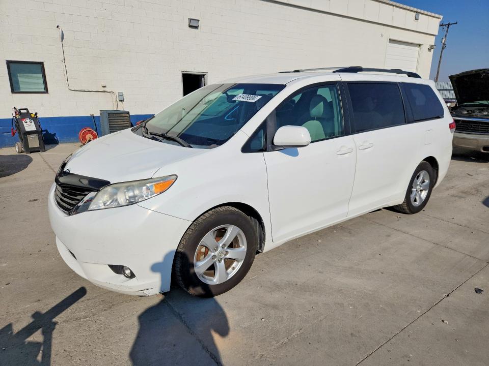 TOYOTA SIENNA 2011 with VIN 5TDKK3DC9BS146695 - Photo from auction