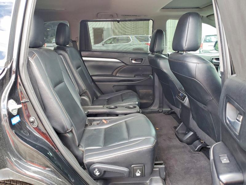 Photo 11 from auction – 2019 TOYOTA HIGHLANDER with VIN 5TDKZRFH1KS554471