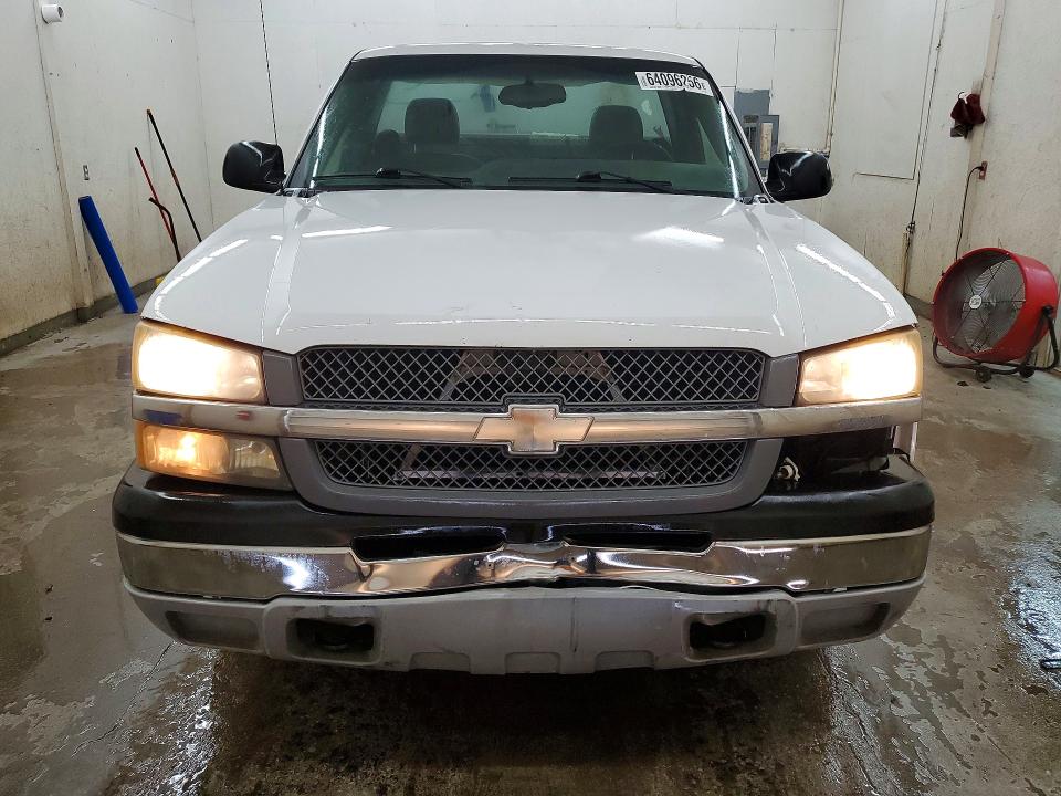 Photo 5 from auction – 2004 CHEVROLET SILVERADO with VIN 1GCEC14VX4Z327404