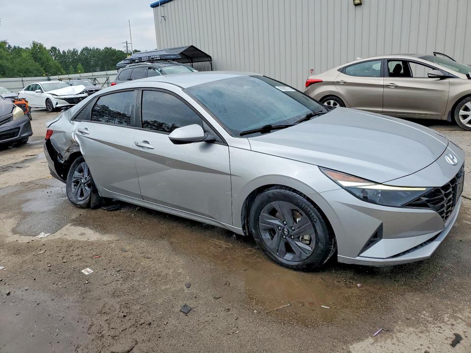 Снимка 4 от търг – 2023 HYUNDAI ELANTRA с VIN 5NPLM4AG1PH089921