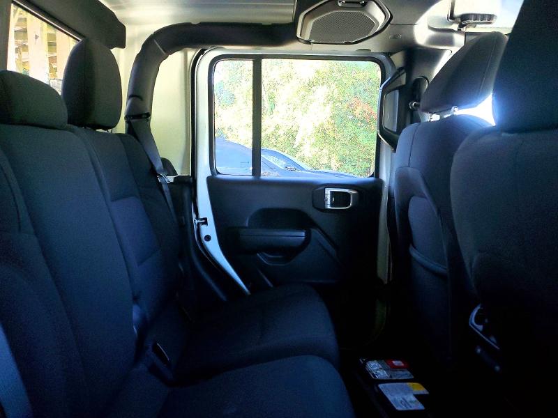 Photo 11 from auction – 2022 JEEP GLADIATOR with VIN 1C6JJTAM2NL180096