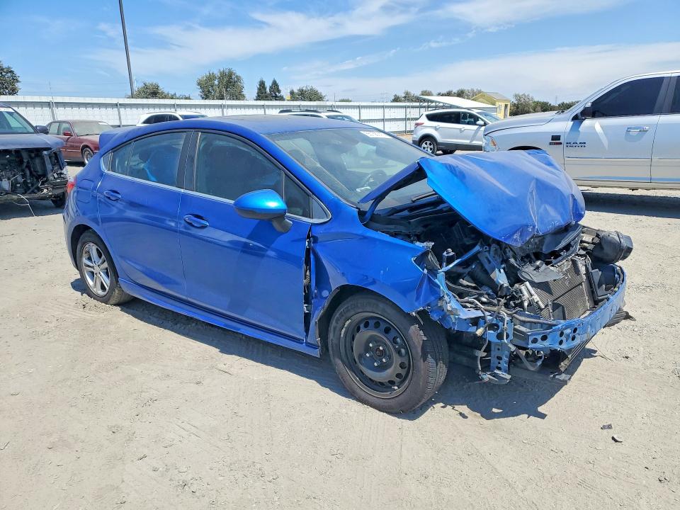 Photo 4 from auction – 2017 CHEVROLET CRUZE with VIN 3G1BE6SM5HS508412