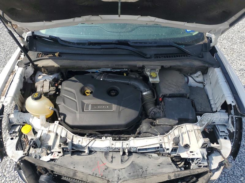 Photo 11 from auction – 2018 LINCOLN MKC with VIN 5LMCJ1C93JUL21060