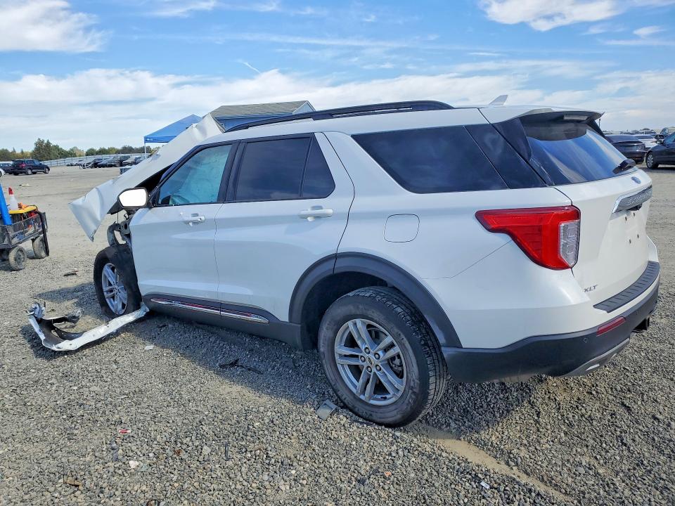 Photo 2 from auction – 2022 FORD EXPLORER with VIN 1FMSK8DH6NGB35625