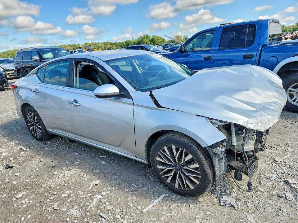 Photo 4 from auction – 2023 NISSAN ALTIMA with VIN 1N4BL4DV5PN320429