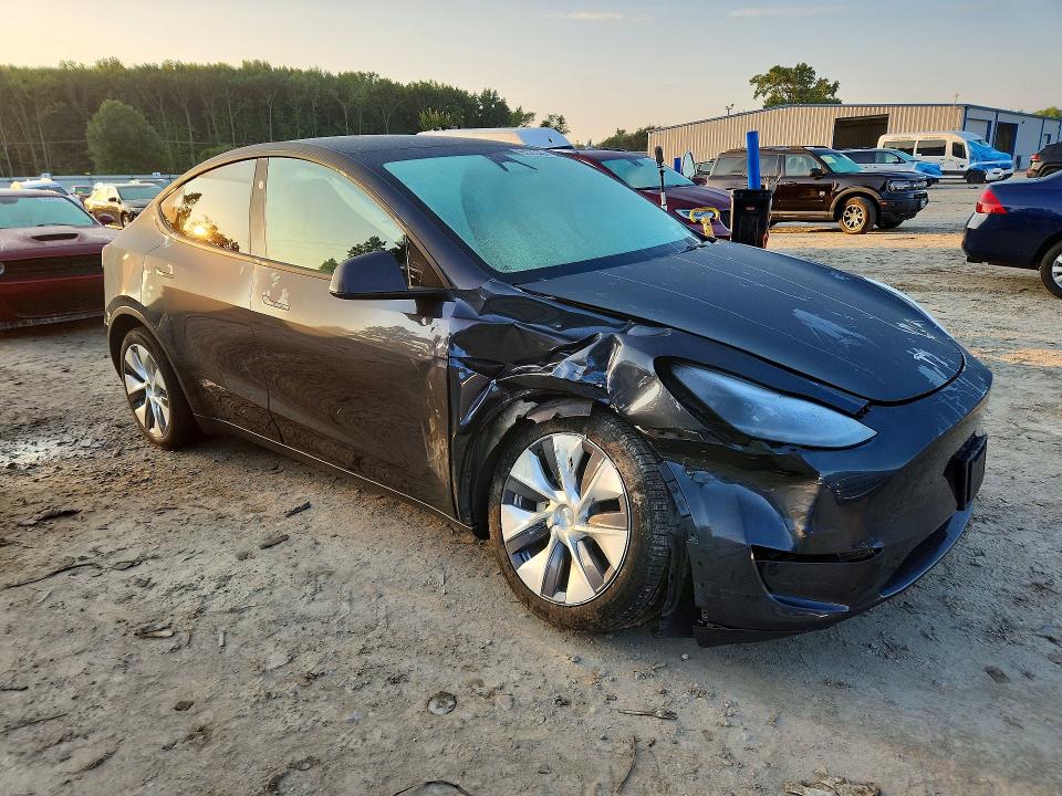 Photo 4 from auction – 2024 TESLA MODEL Y with VIN 7SAYGDEE6RA263117