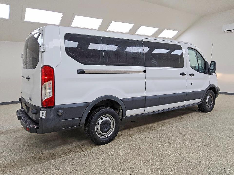 Photo 3 from auction – 2017 FORD TRANSIT with VIN 1FTBW2YG7HKB21614