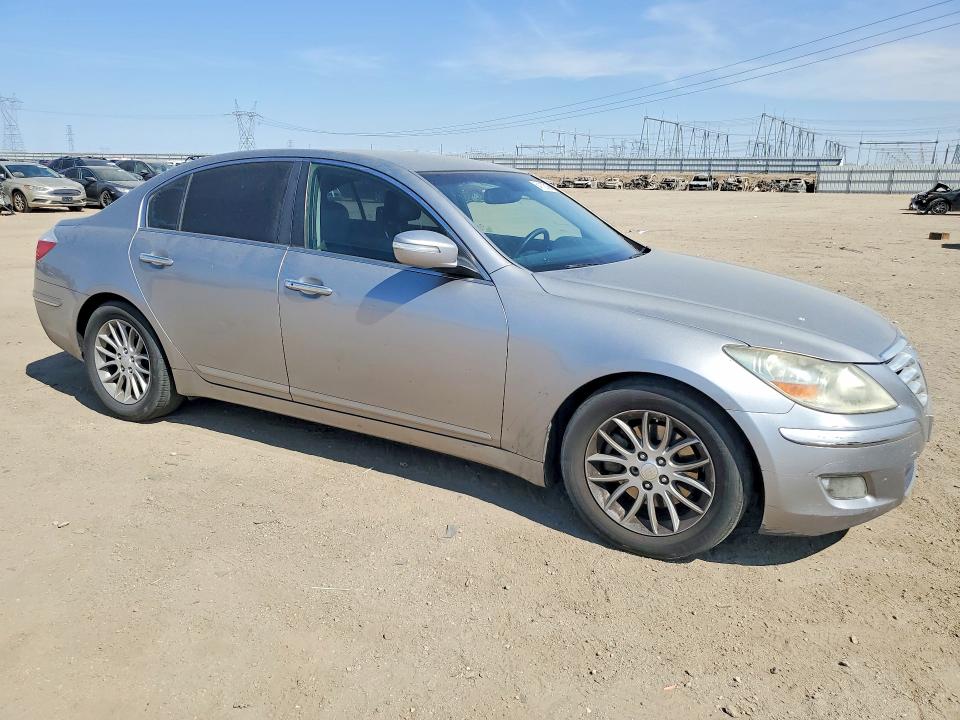 Photo 4 from auction – 2010 HYUNDAI GENESIS with VIN KMHGC4DE3AU106077