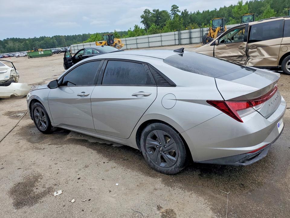 Снимка 2 от търг – 2023 HYUNDAI ELANTRA с VIN 5NPLM4AG1PH089921