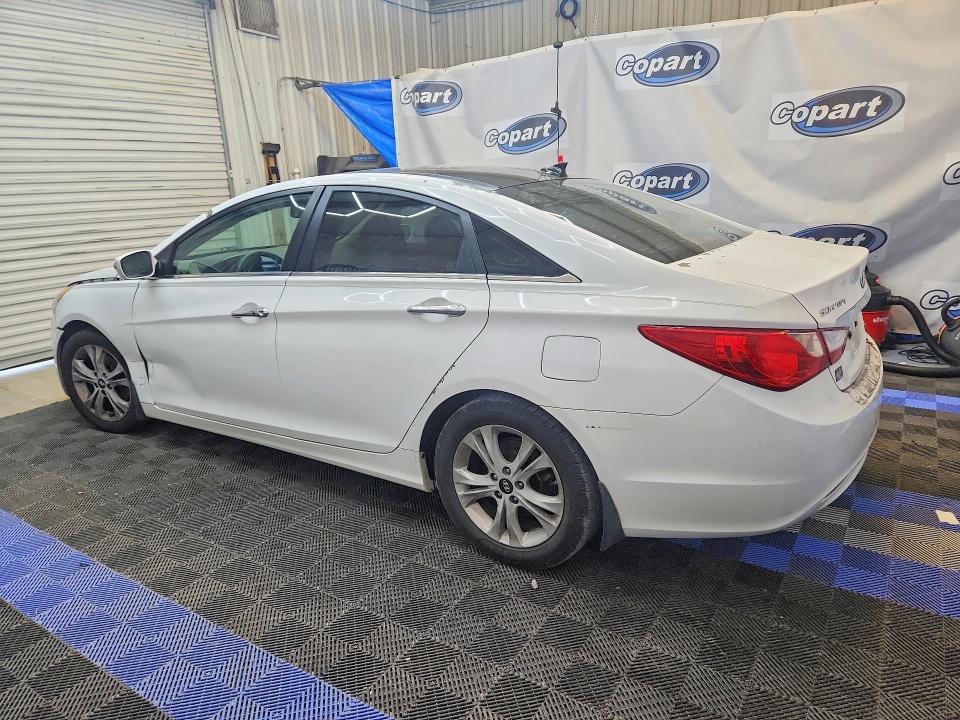 Photo 2 from auction – 2013 HYUNDAI SONATA with VIN 5NPEC4AC1DH652230