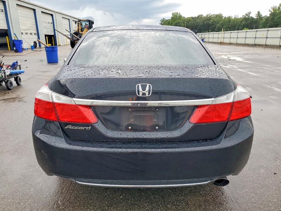 Photo 6 from auction – 2015 HONDA ACCORD with VIN 1HGCR2F33FA093312