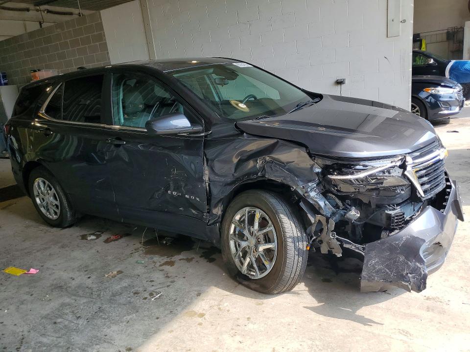Photo 4 from auction – 2022 CHEVROLET EQUINOX with VIN 3GNAXUEV5NS182992